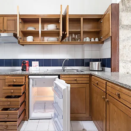 Wine Apartment *